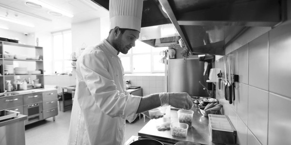 Contratos de Trabajo / Situaciones Irregulares en Barcelona · Contrato de Prácticas / Estatuto del Becario