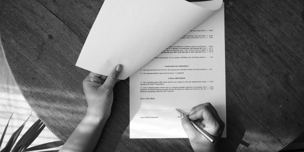 Contratos de Trabajo / Situaciones Irregulares en Barcelona · Contratos Ilegales